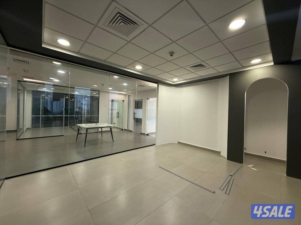 متوفر دور تجاري في برج كتير راقي بموقع متميز بالقبله المساحه ١٨٣م1