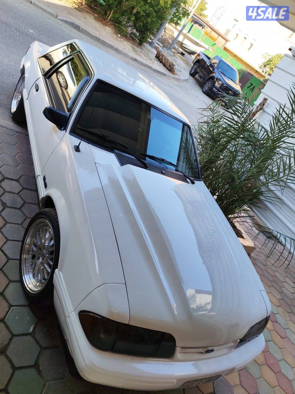 موستنج بودبه ٩٣2