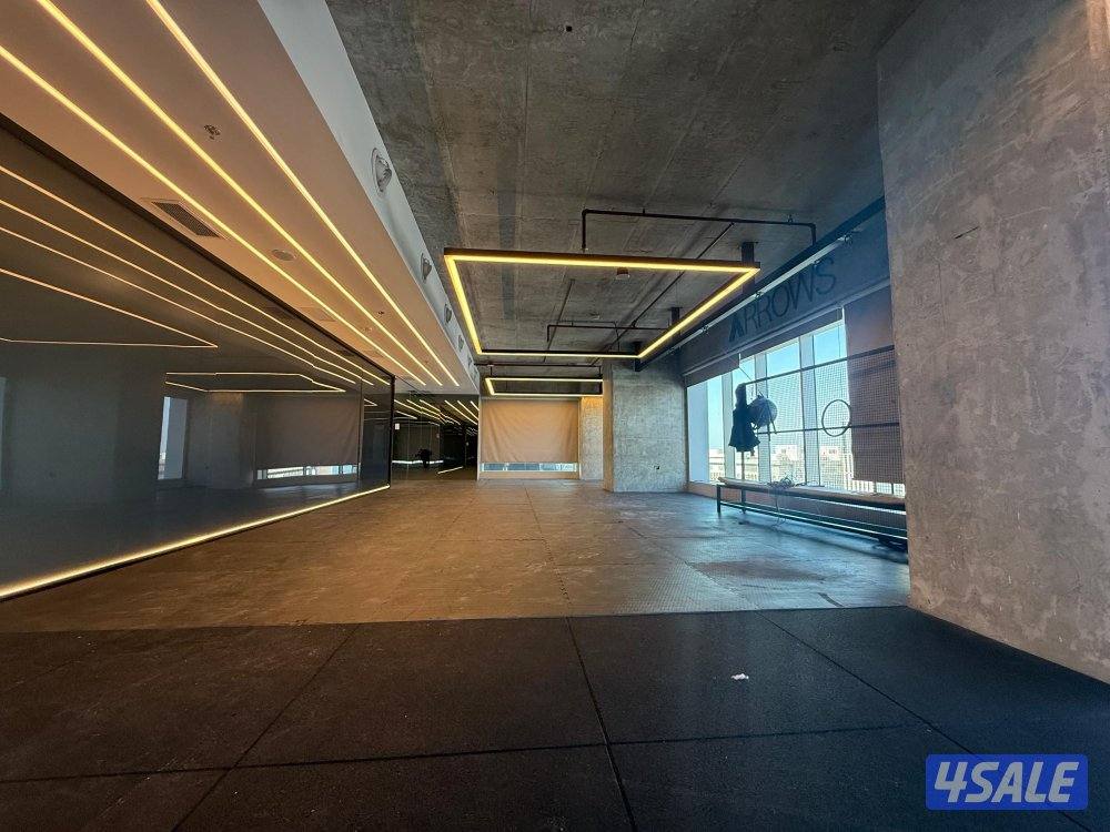 متوفر نادي رياضي في برج كتير راقي بموقع متميز بالقبله المساحة ١٩٠ م0