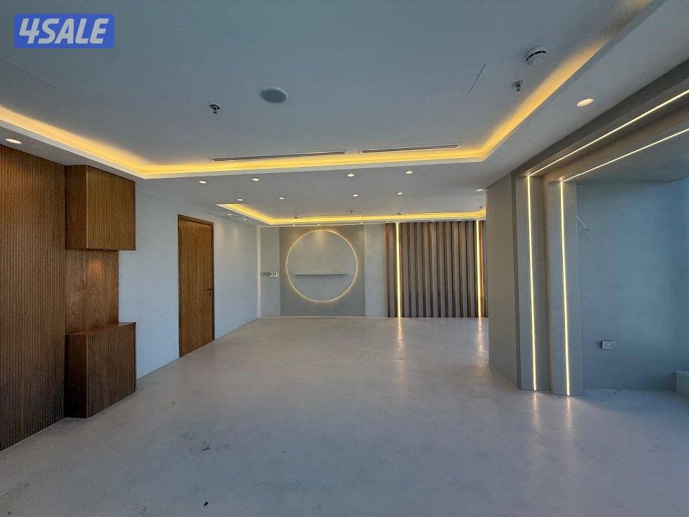 توفر نص دور تجاري في برج كتير راقي بموقع متميز بالقبله المساحة ٩٥ م0