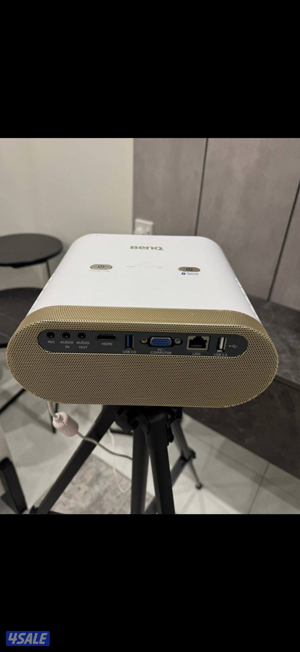 للبيع بروجكتر ماركة: BenQ ، نوع : i5000