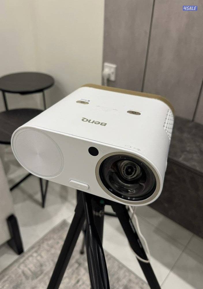 للبيع بروجكتر ماركة: BenQ ، نوع : i5001