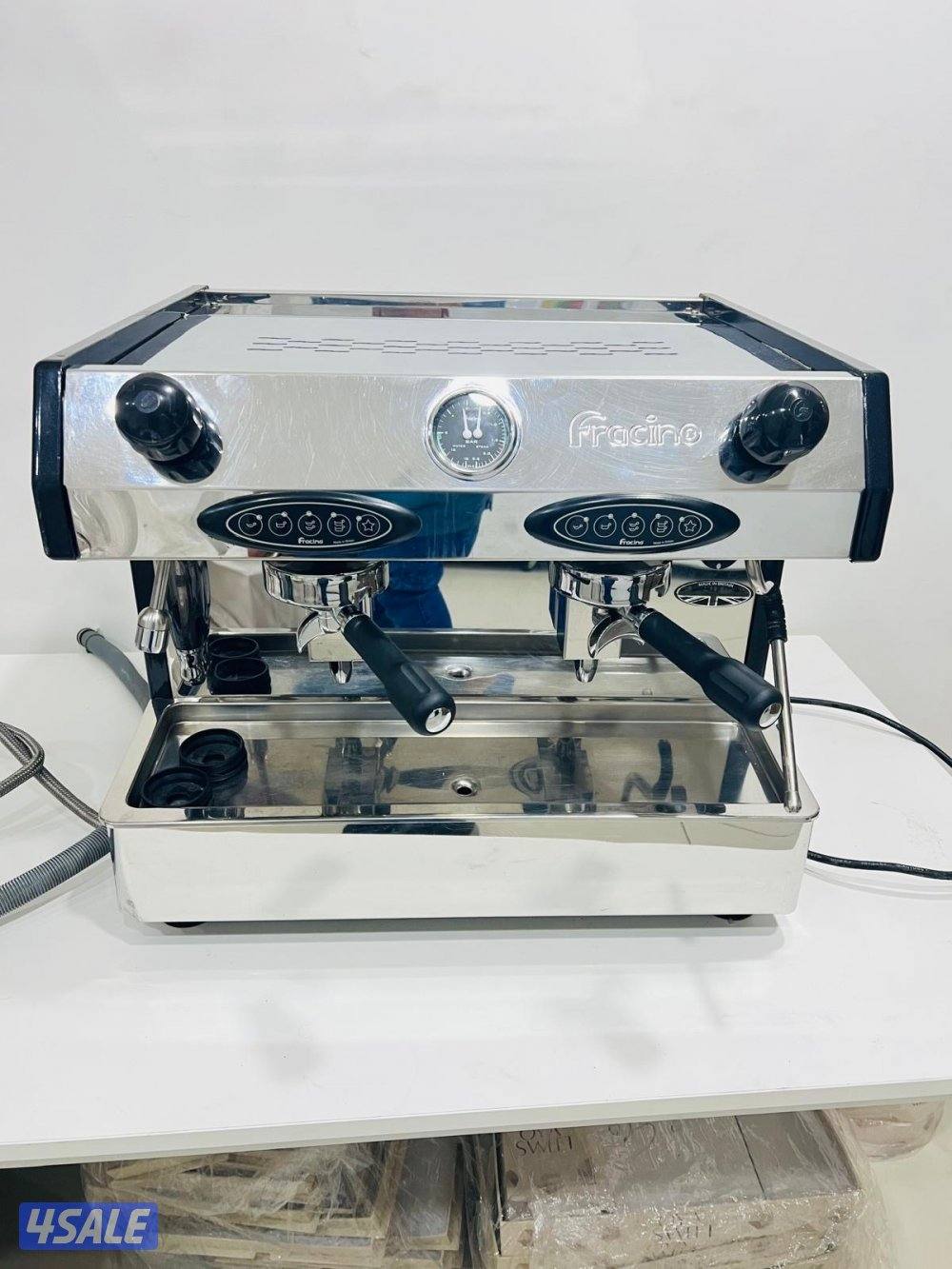 للبيع ماكينة قهوة0