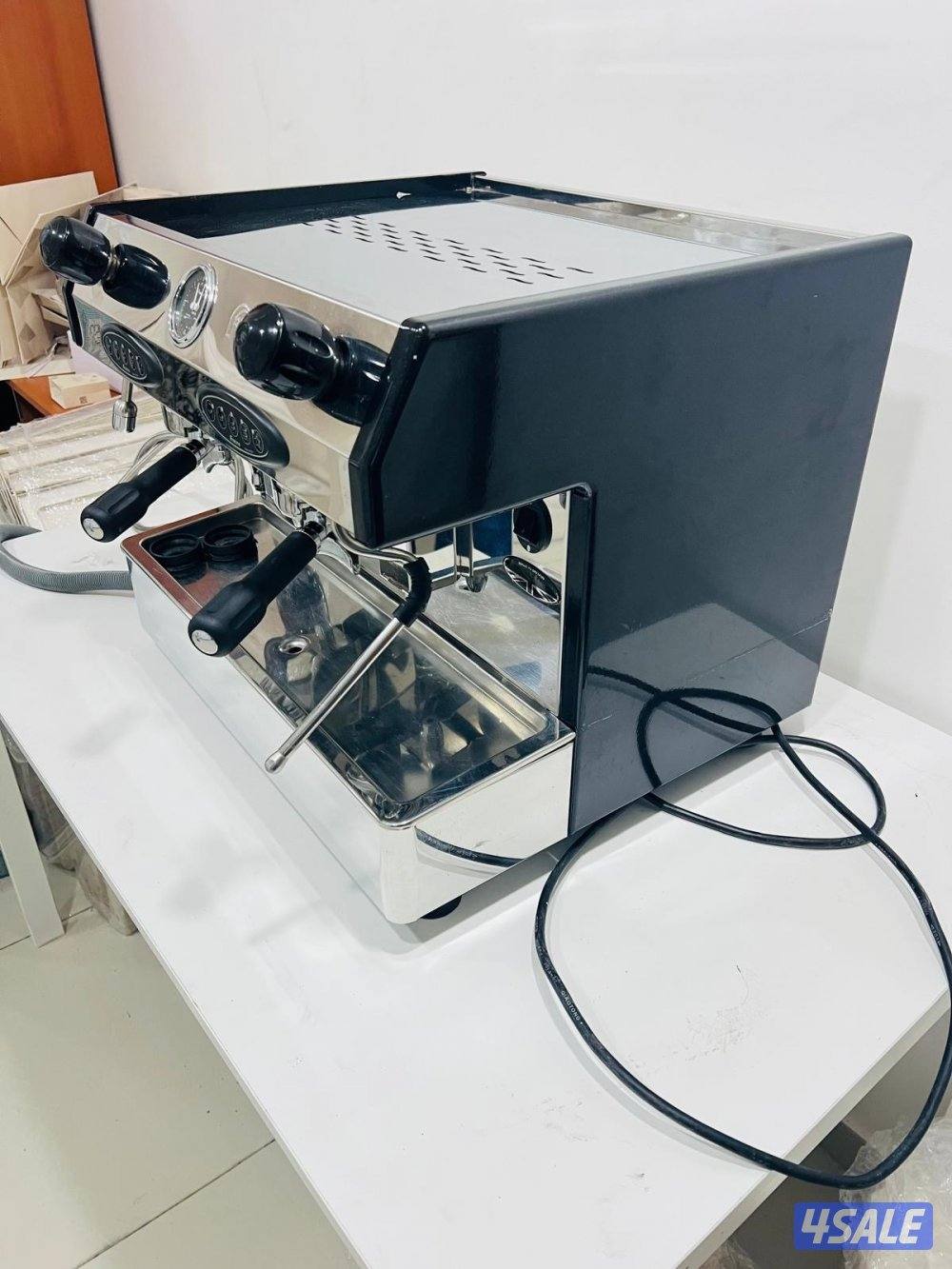 للبيع ماكينة قهوة1