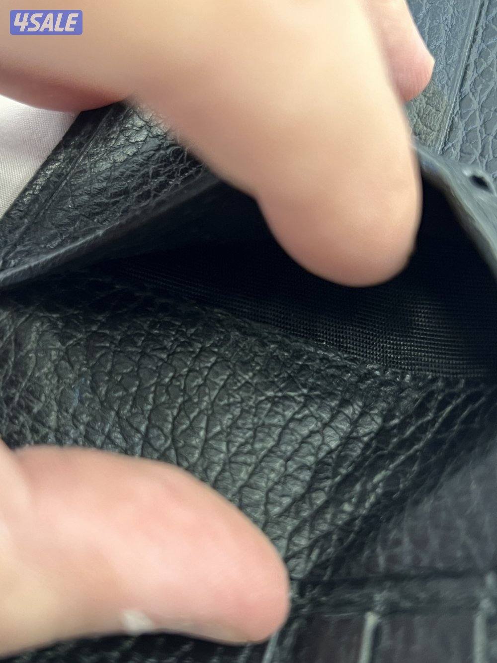 Gently Used Black Original Gucci wallet1