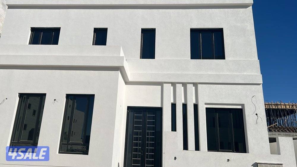 للبيع بالمطلاع قسيمه سد دورين ارضي وشقتين مراجعه 250 الف0