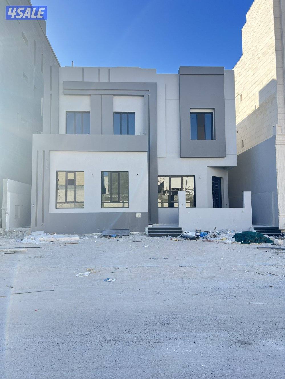 للبدل قسيمه بالمطلاع سد دورين ارضي وشقتين مع قسيمه بصباح الاحمد0