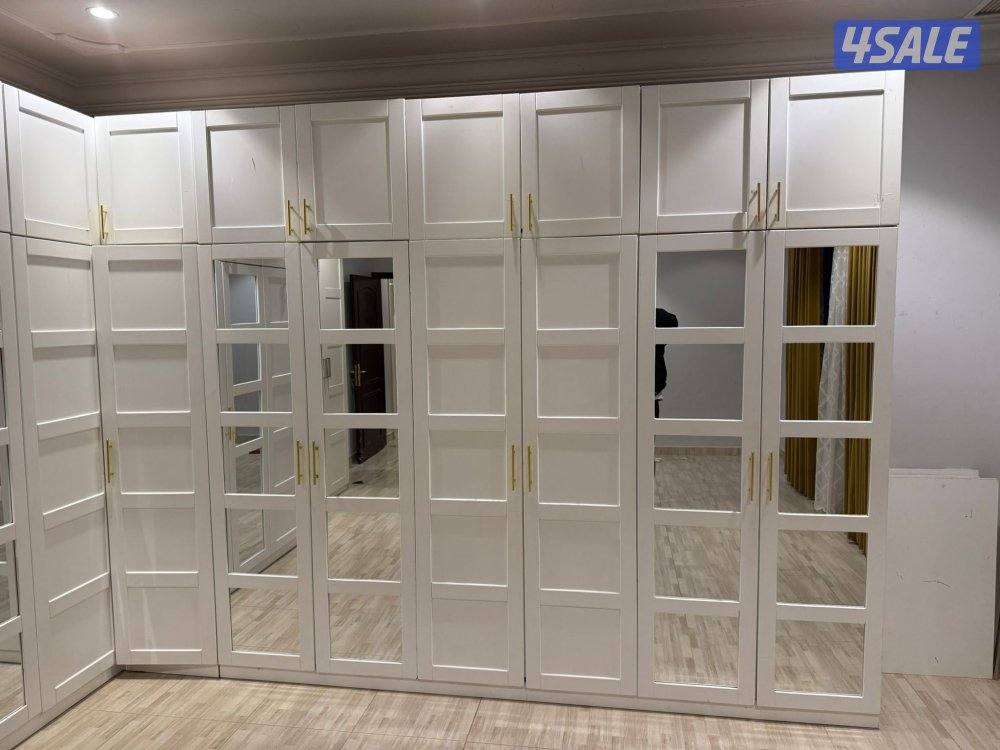 خزانة كبيرة0