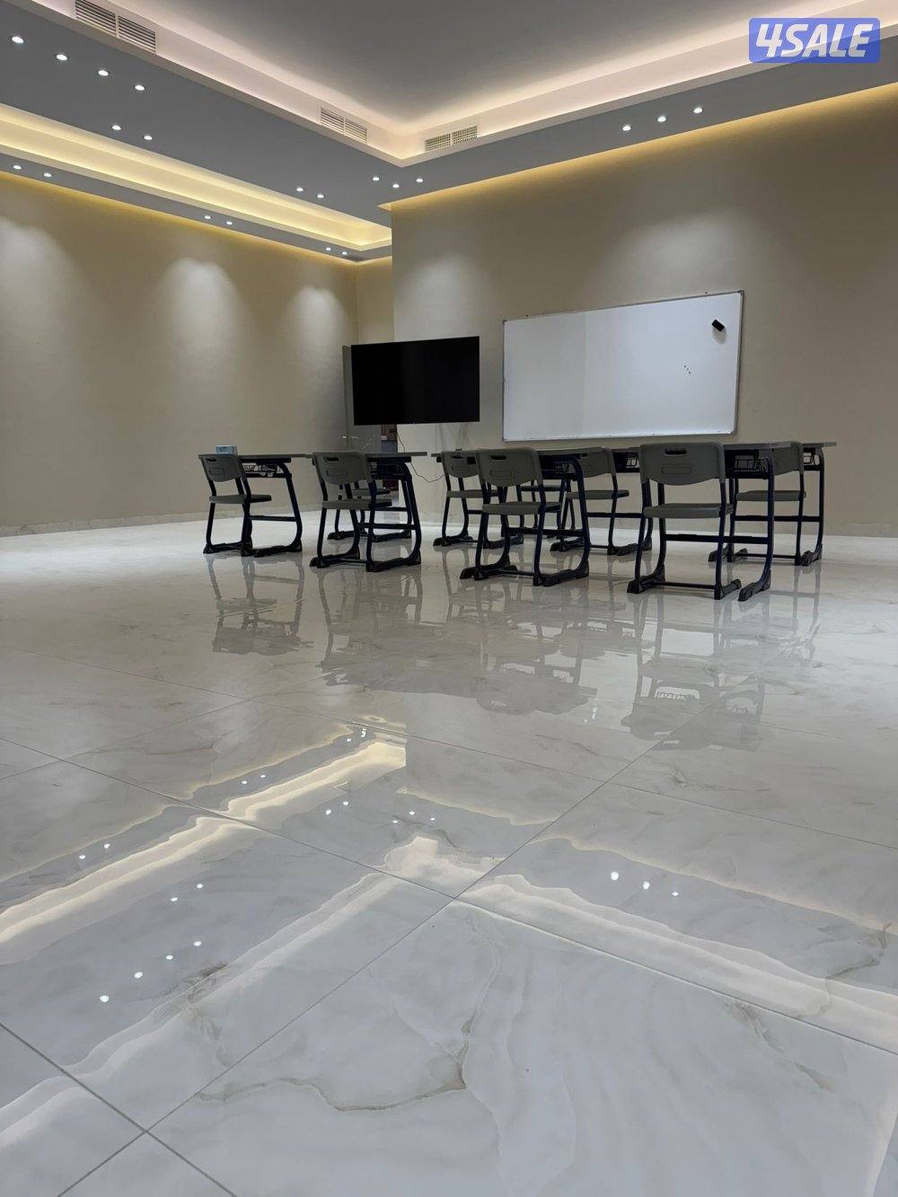 للإيجار قسيمة في المطلاع دورين وسرداب لحضانة1