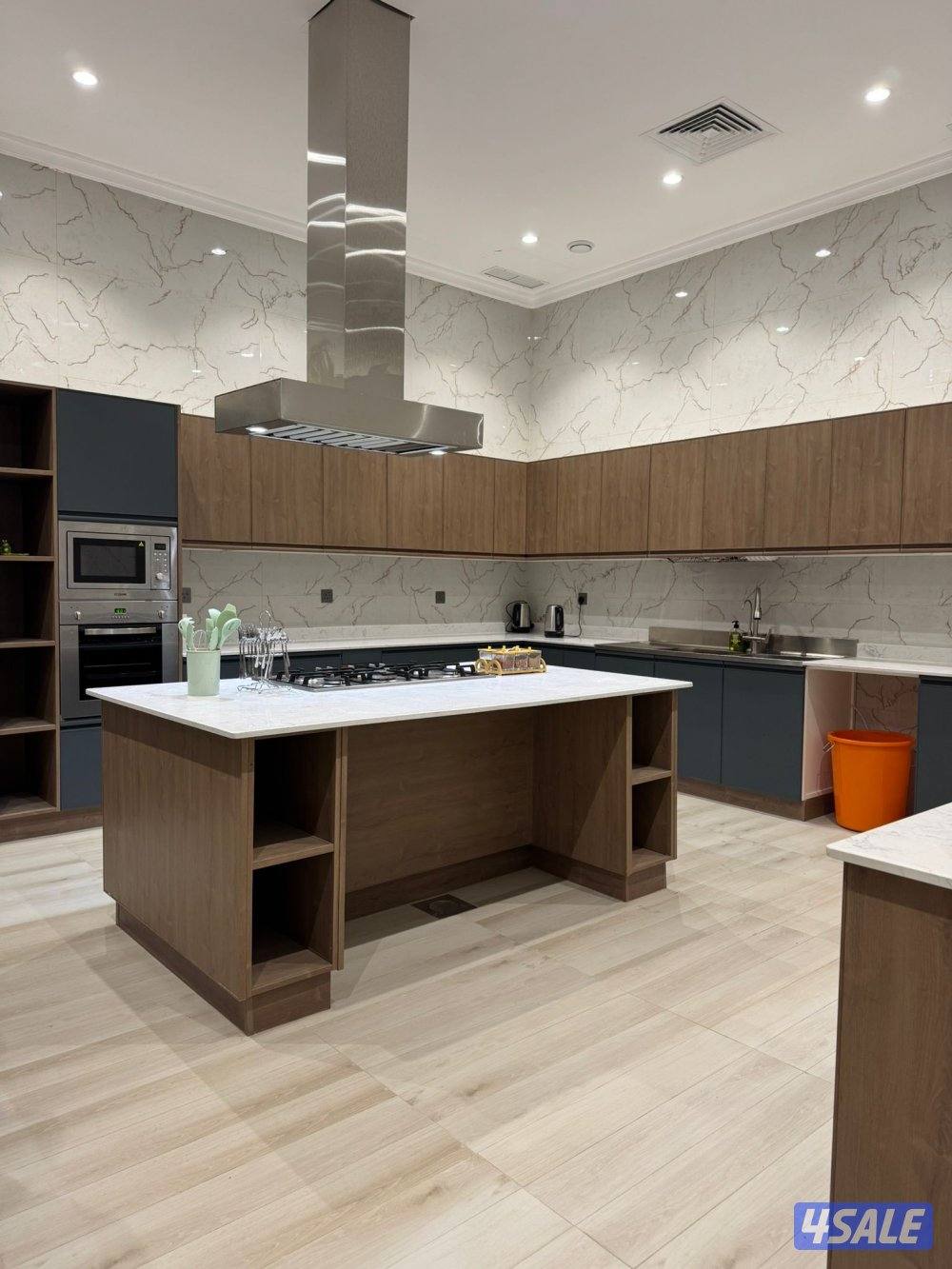 للإيجار قسيمة في المطلاع دورين وسرداب لحضانة4