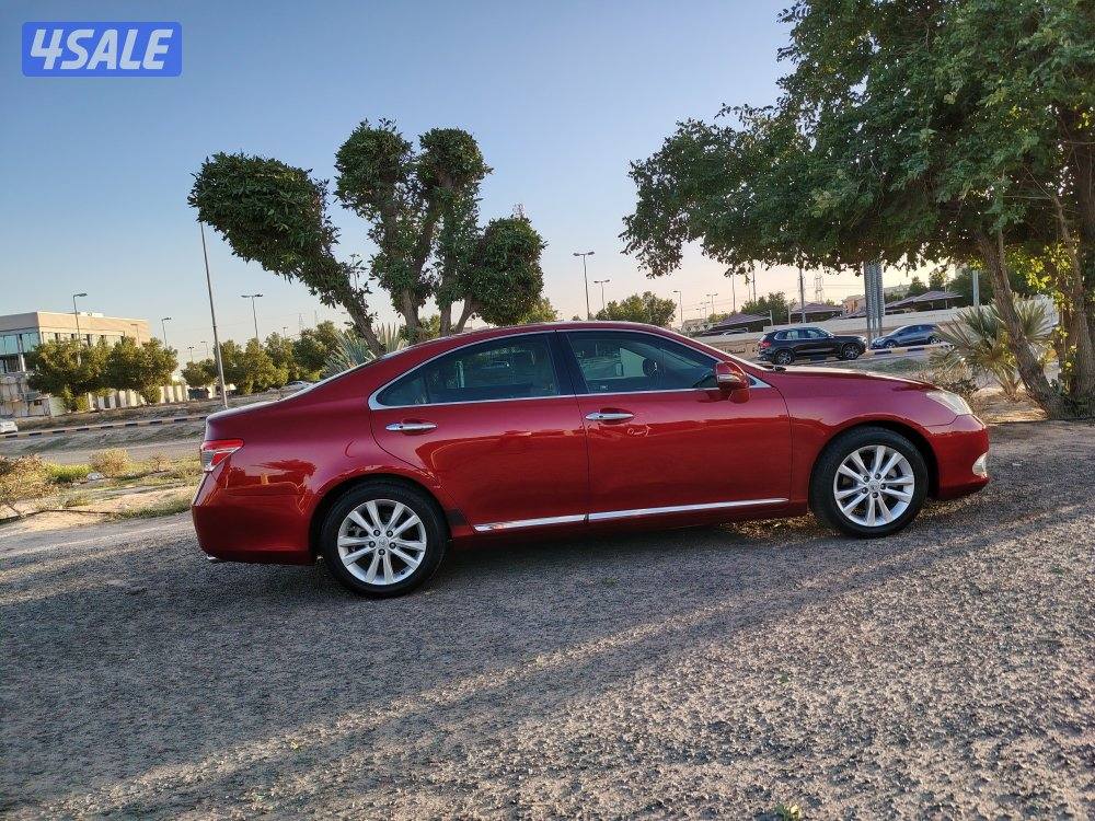 للبيع لكزس موديل 2011 حجم ES350 بحاله الوكاله شرط الفحص4