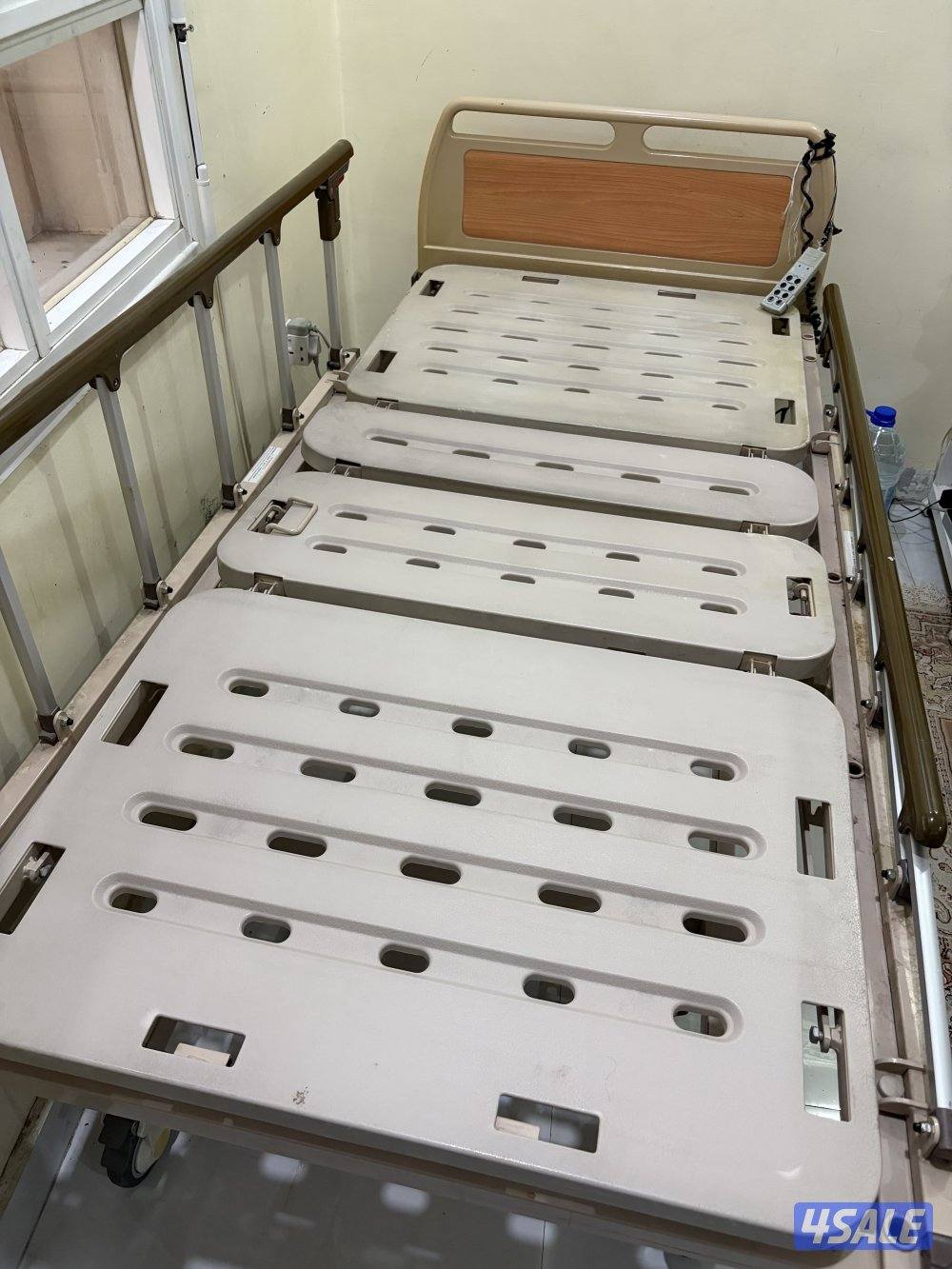 سرير كهربائي مستعمل لذوي الاحتياجات الخاصة وكبار السن1