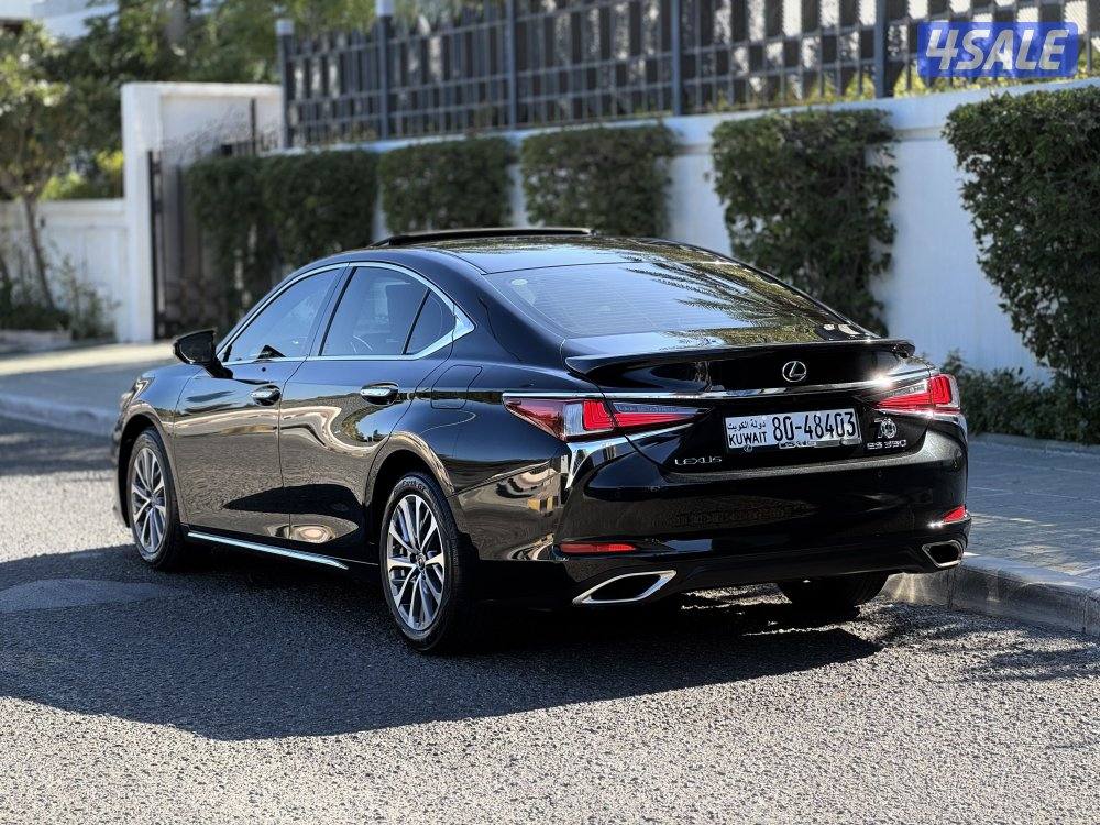 لكزس ES350 موديل 2024 تحت الكفالة وكالة الساير5
