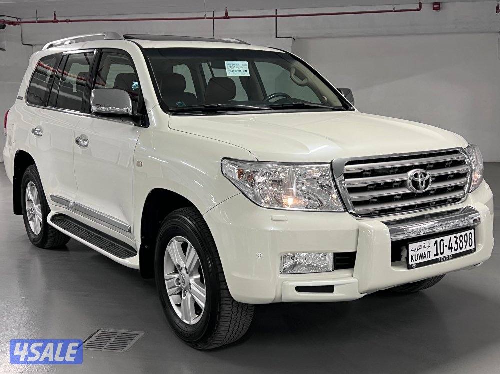 تويوتا لاندكروزر VXR 20110