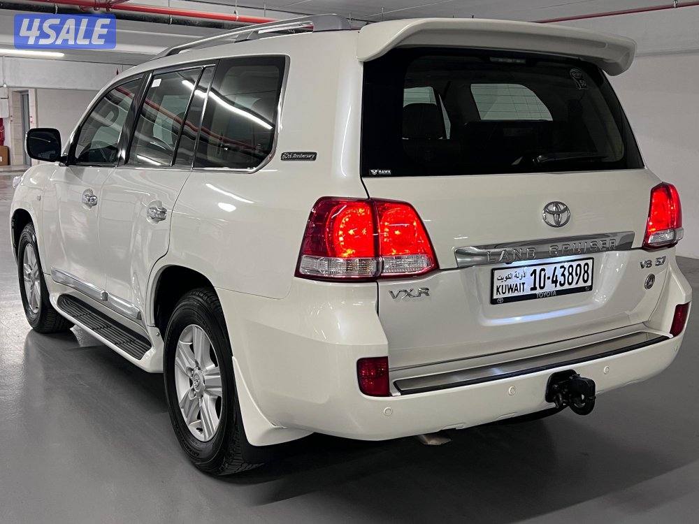 تويوتا لاندكروزر VXR 20113