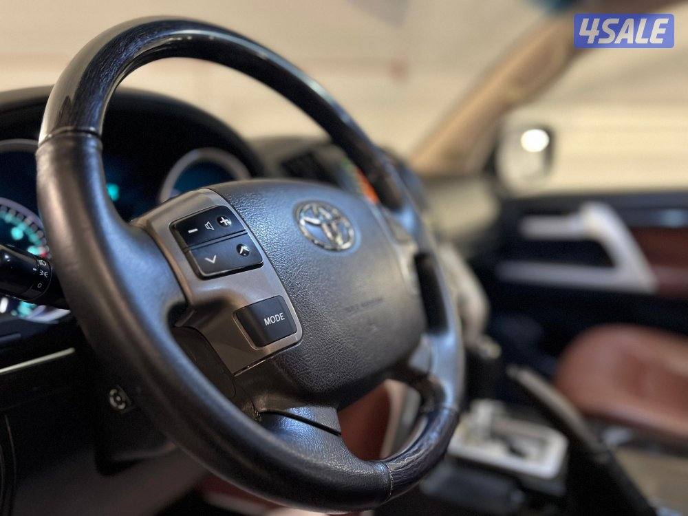 تويوتا لاندكروزر VXR 20115