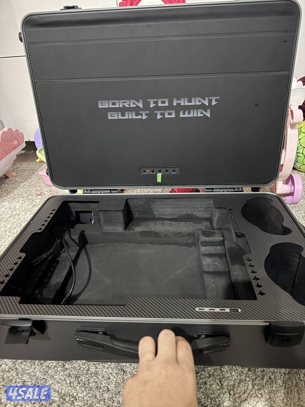 شاشة بلايتيشن ٥ و سماعة بلايستيشن ٥3