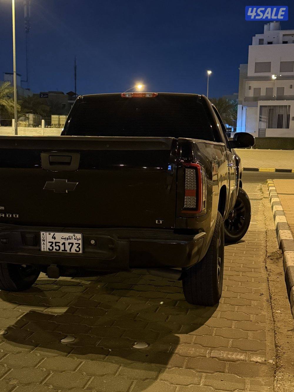 للبيع وانيت سلفرادو موديل ٢٠١١ ماشي ٣٣٤ الف شرط الفحص2