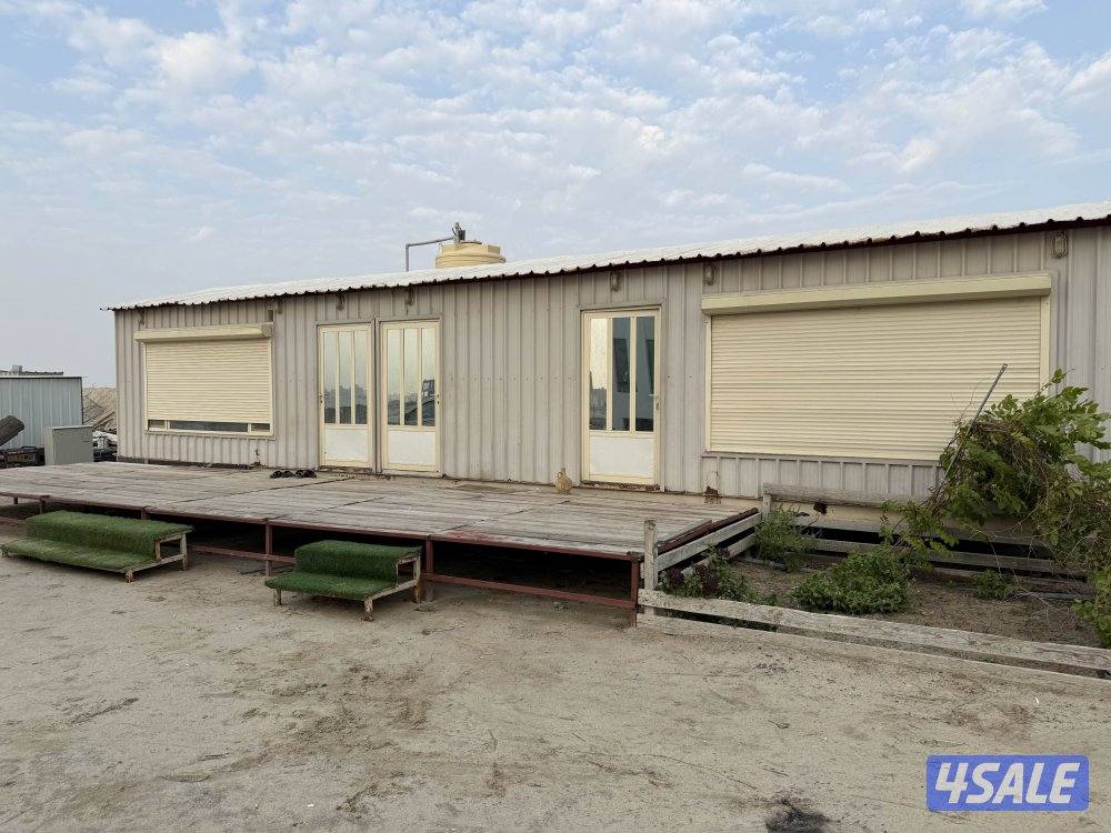 شاليه معزول مقاس ٤/١٢ عباره عن غرف ماستر / مطبخ / حمام / ديوانيه0