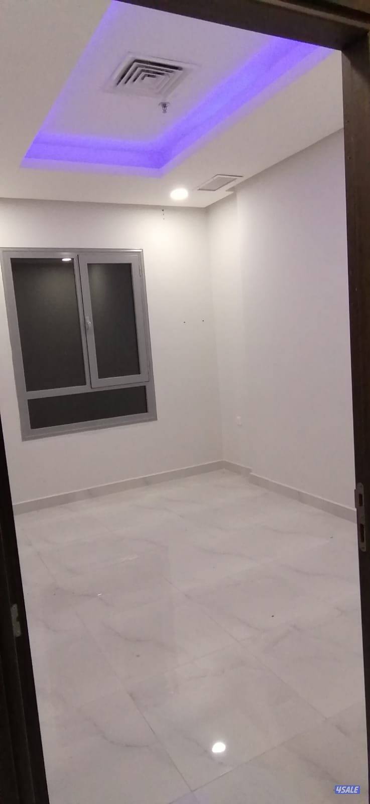 صباح السالم قطعة 3  شارع 306 عمارة 261