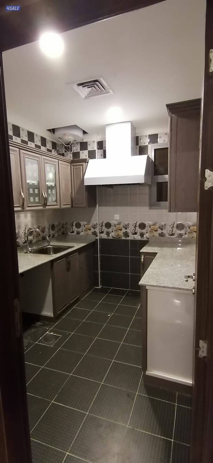 صباح السالم قطعة 3  شارع 306 عمارة 265