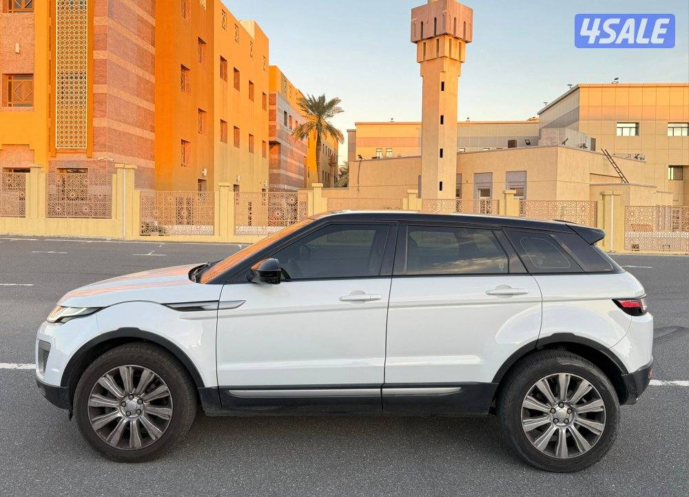 قمة بالنظافة جيب لاندروفر ايفوك 2017 كامل المواصفات 4 سلندر شرط الفحص4