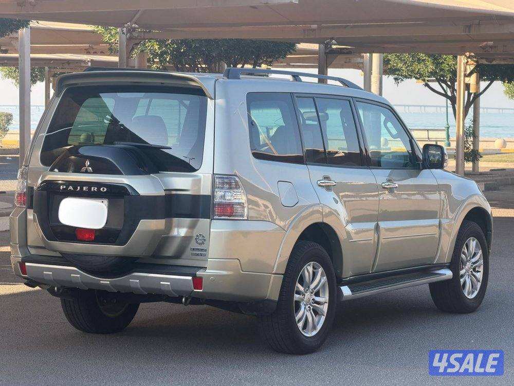 للبيع باجيرو2020 بحالة ممتازة2