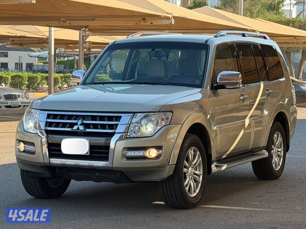 للبيع باجيرو2020 بحالة ممتازة3