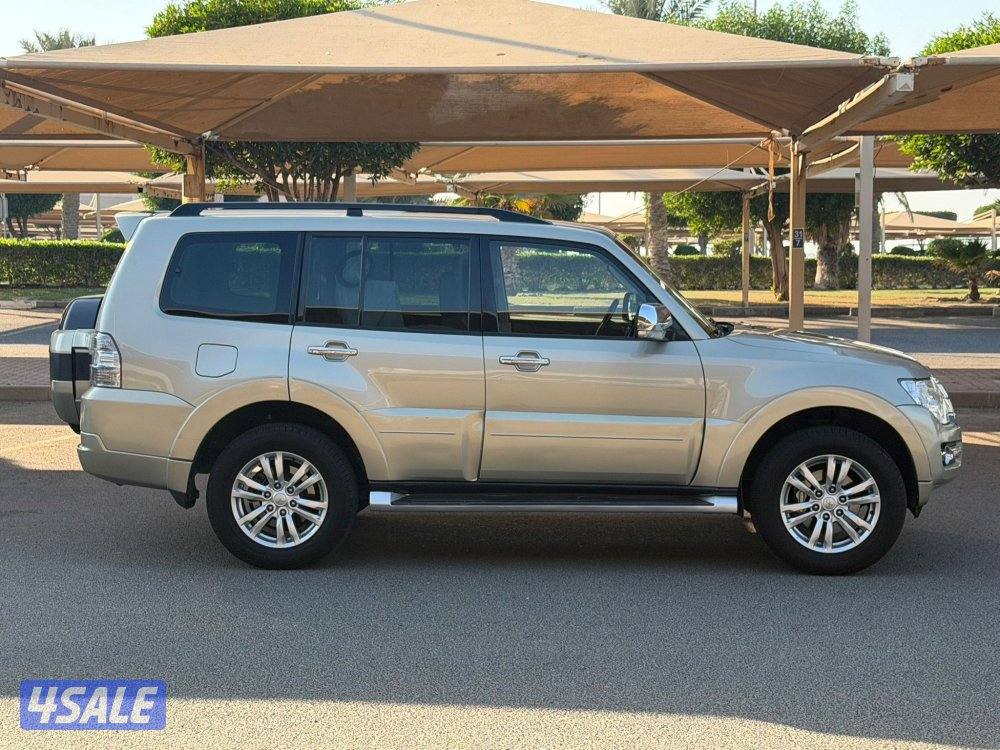 للبيع باجيرو2020 بحالة ممتازة5