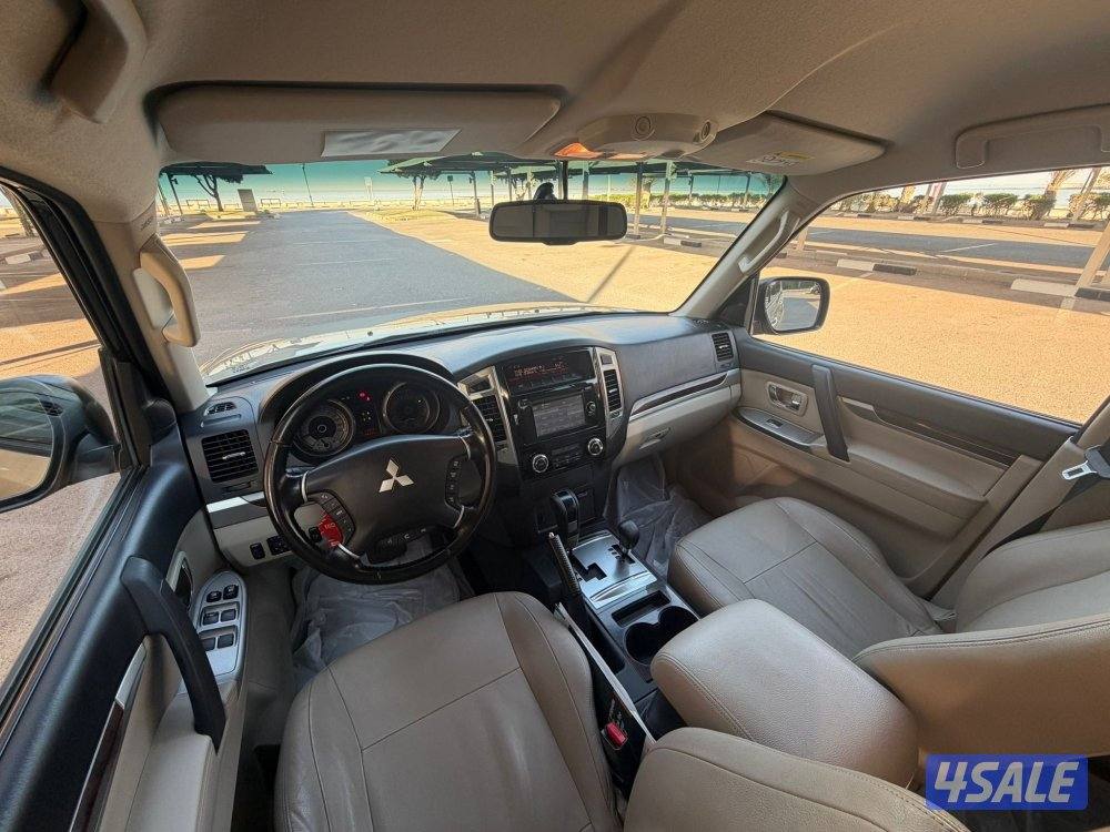 للبيع باجيرو2020 بحالة ممتازة7