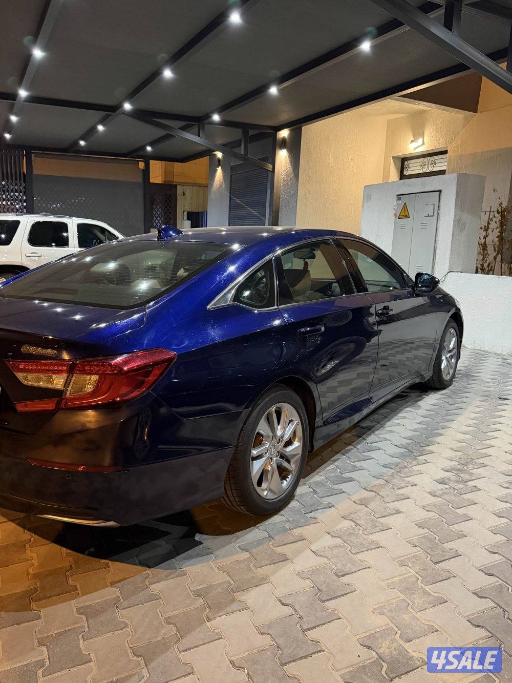 للبيع هوندا اكورد 20182