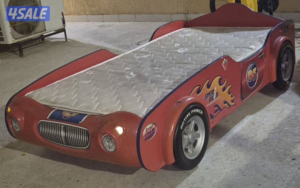 سرير سيارة+ماترس+مكتب دراسي وكرسي نفس التصميم من ماركة كليك بسعر301