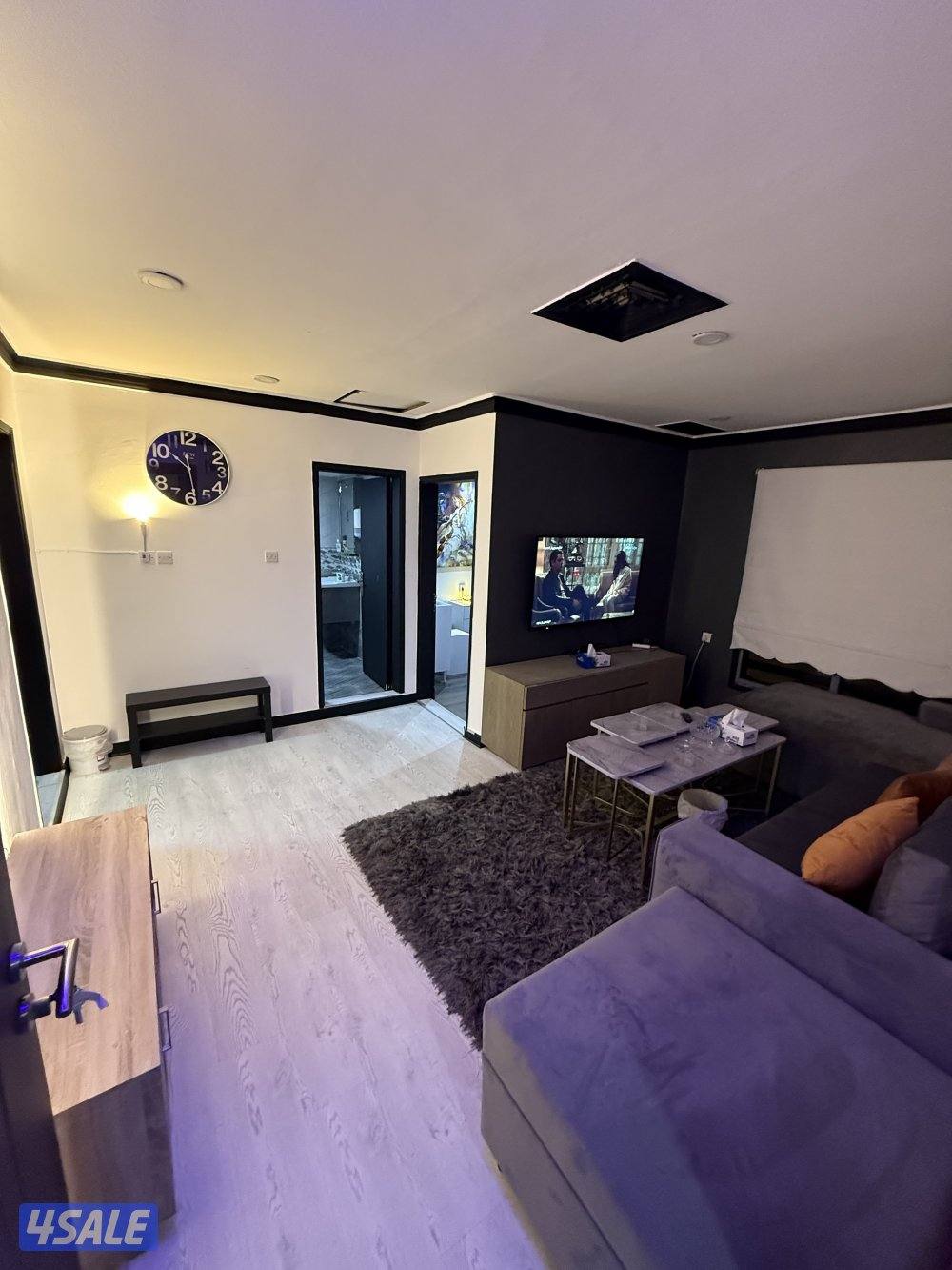 يوجد لدينا شقق الايجار غرفة وصالة ومطبخ وحمام خلو وفاضي الاستلام فواري4