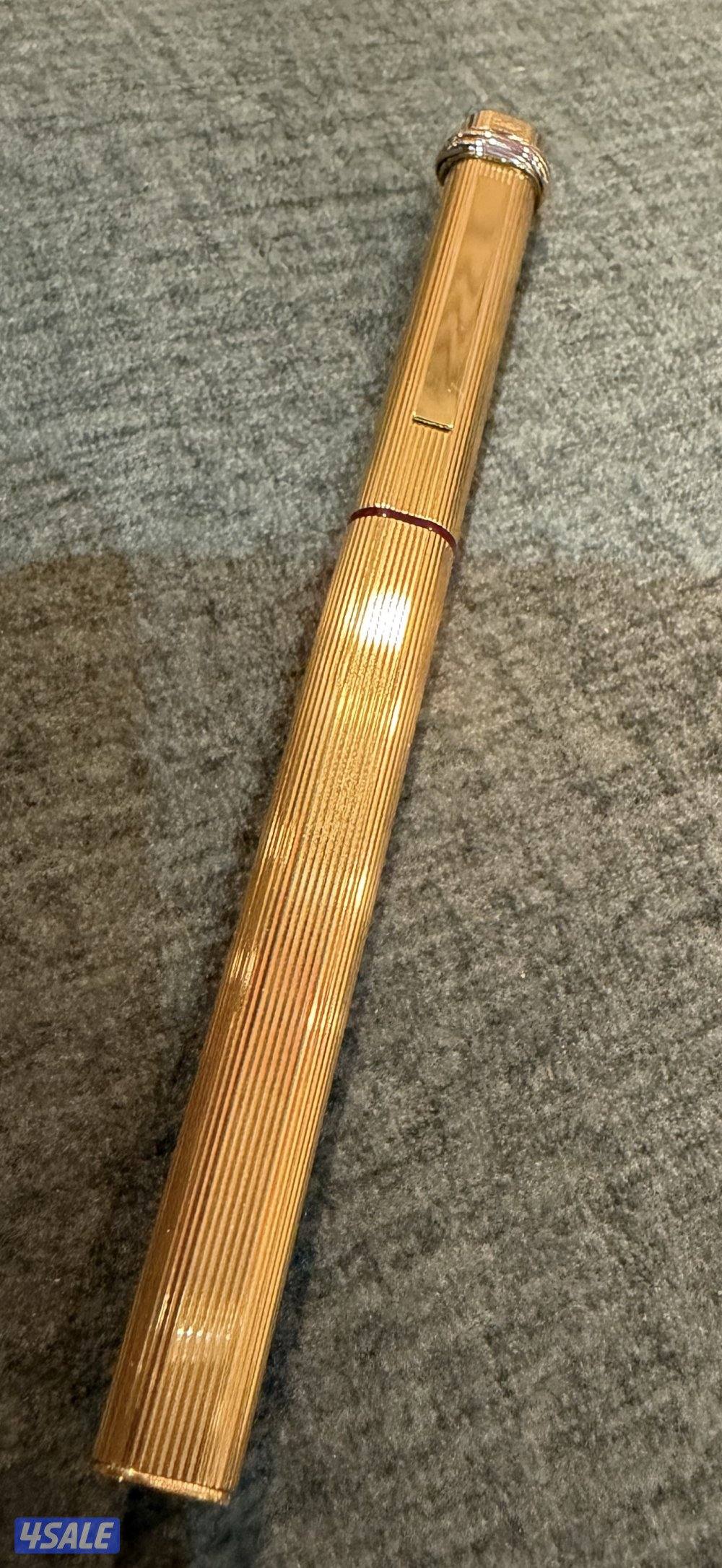 قلم كارتير فاندوم لون ذهبي حالته ممتازه ريشه3