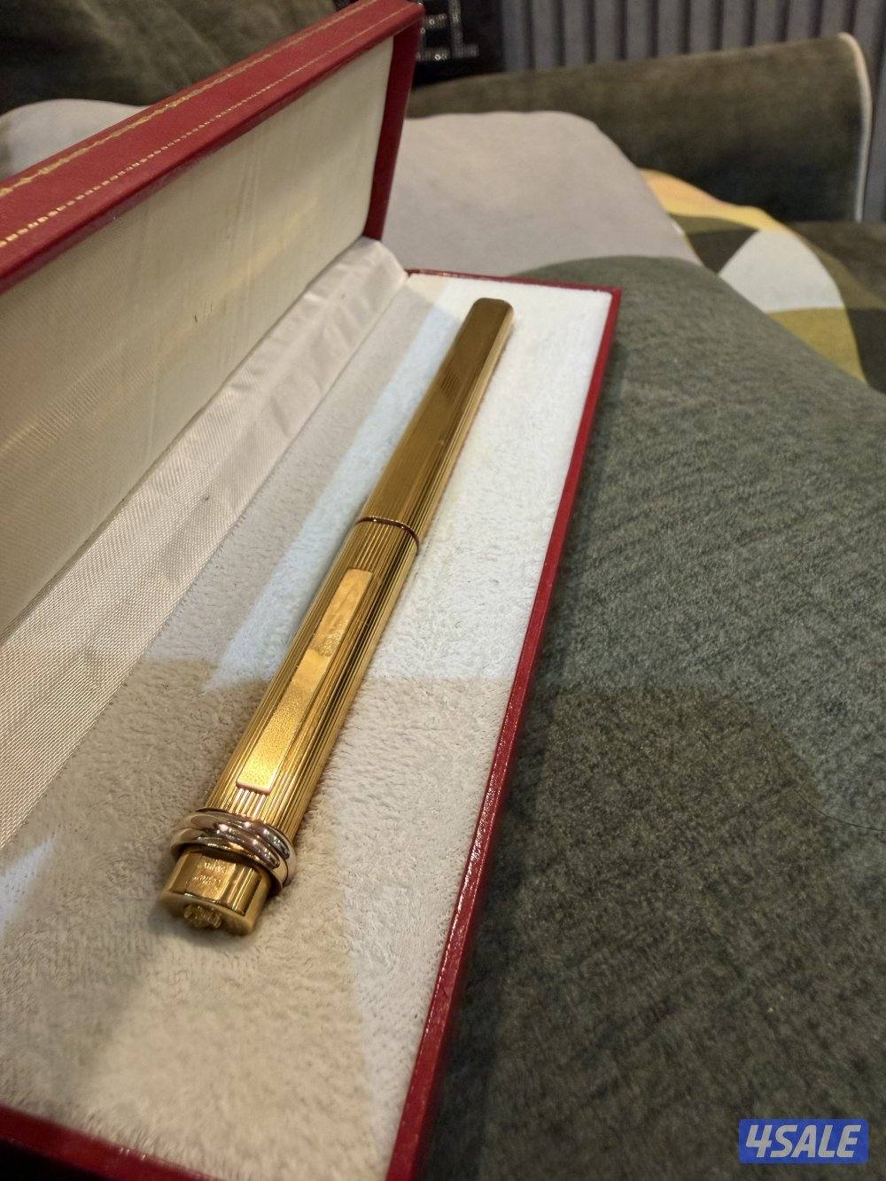 قلم كارتير فاندوم لون ذهبي حالته ممتازه ريشه7