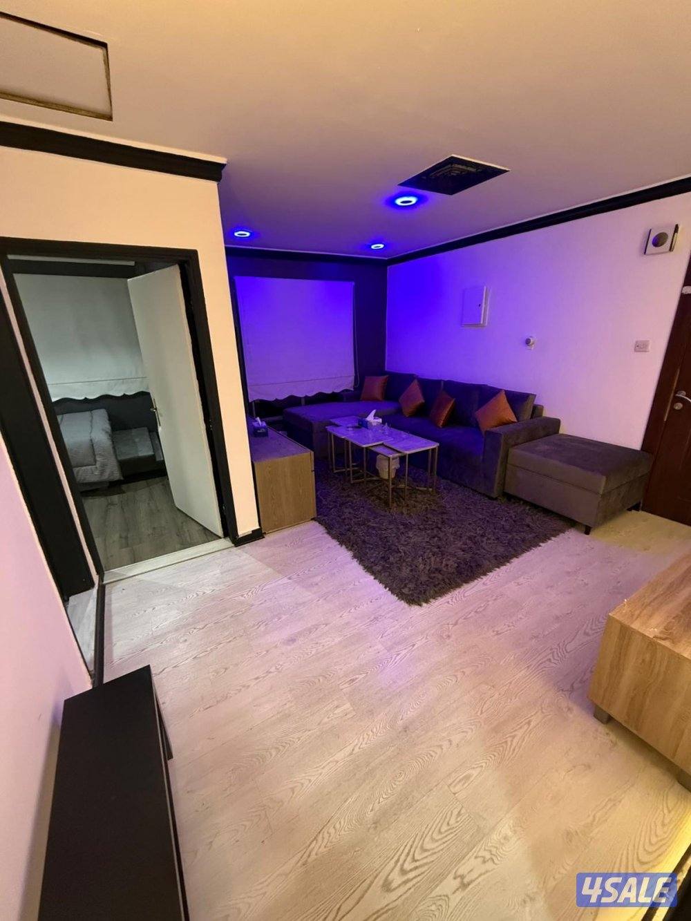 يوجد لدينا شقق الايجار غرفه وصاله ومطبخ وحمام تشطيب سوبر لوكس يوجد2