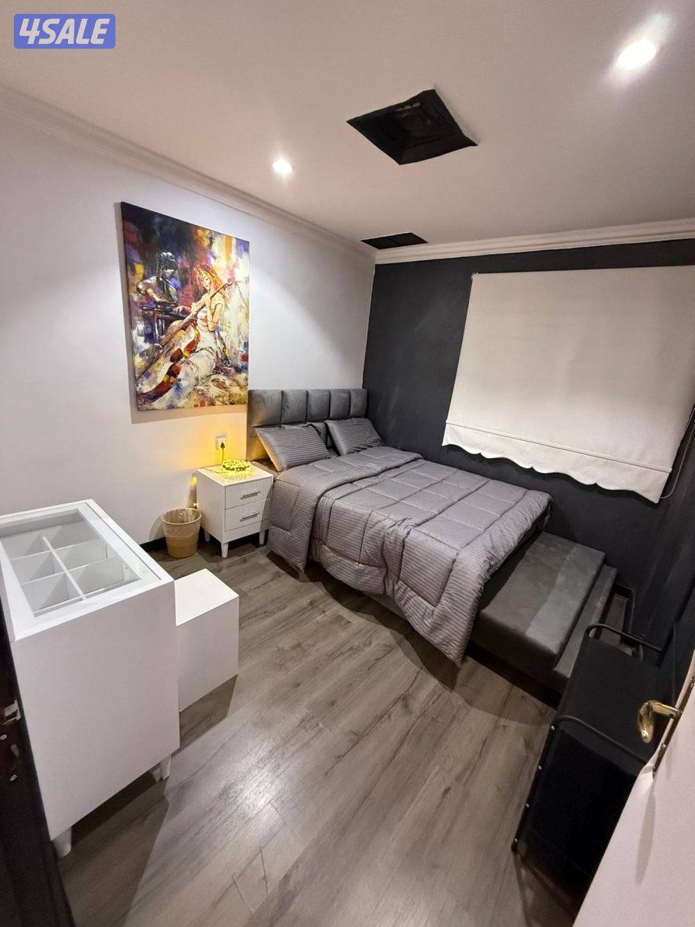 يوجد لدينا شقق الايجار غرفه وصاله ومطبخ وحمام تشطيب سوبر لوكس يوجد6