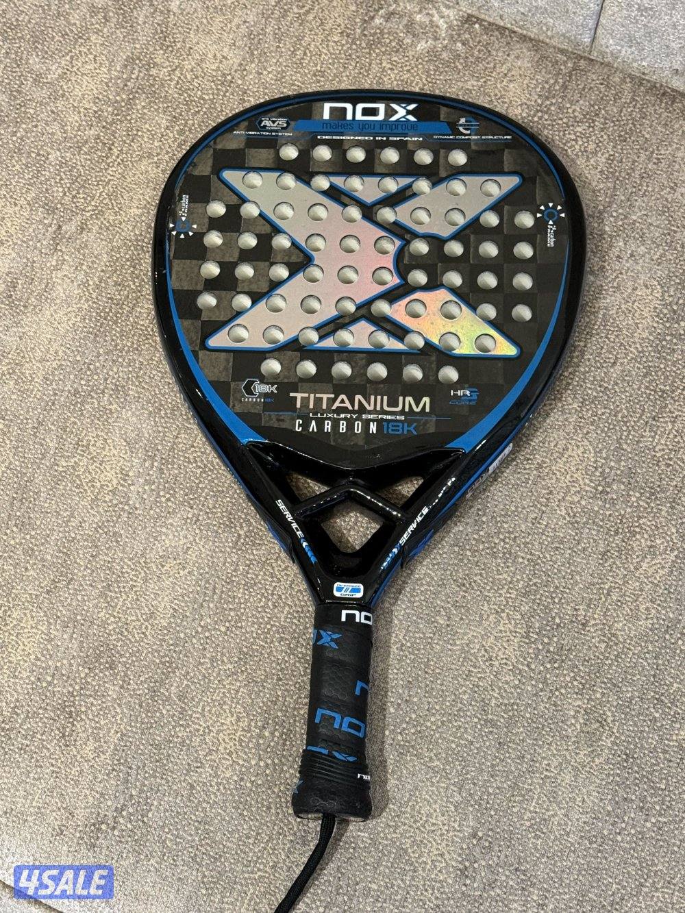 مضرب بادل أستعملته استعمال بسيط فيه شوية خدوشات خفيفه4