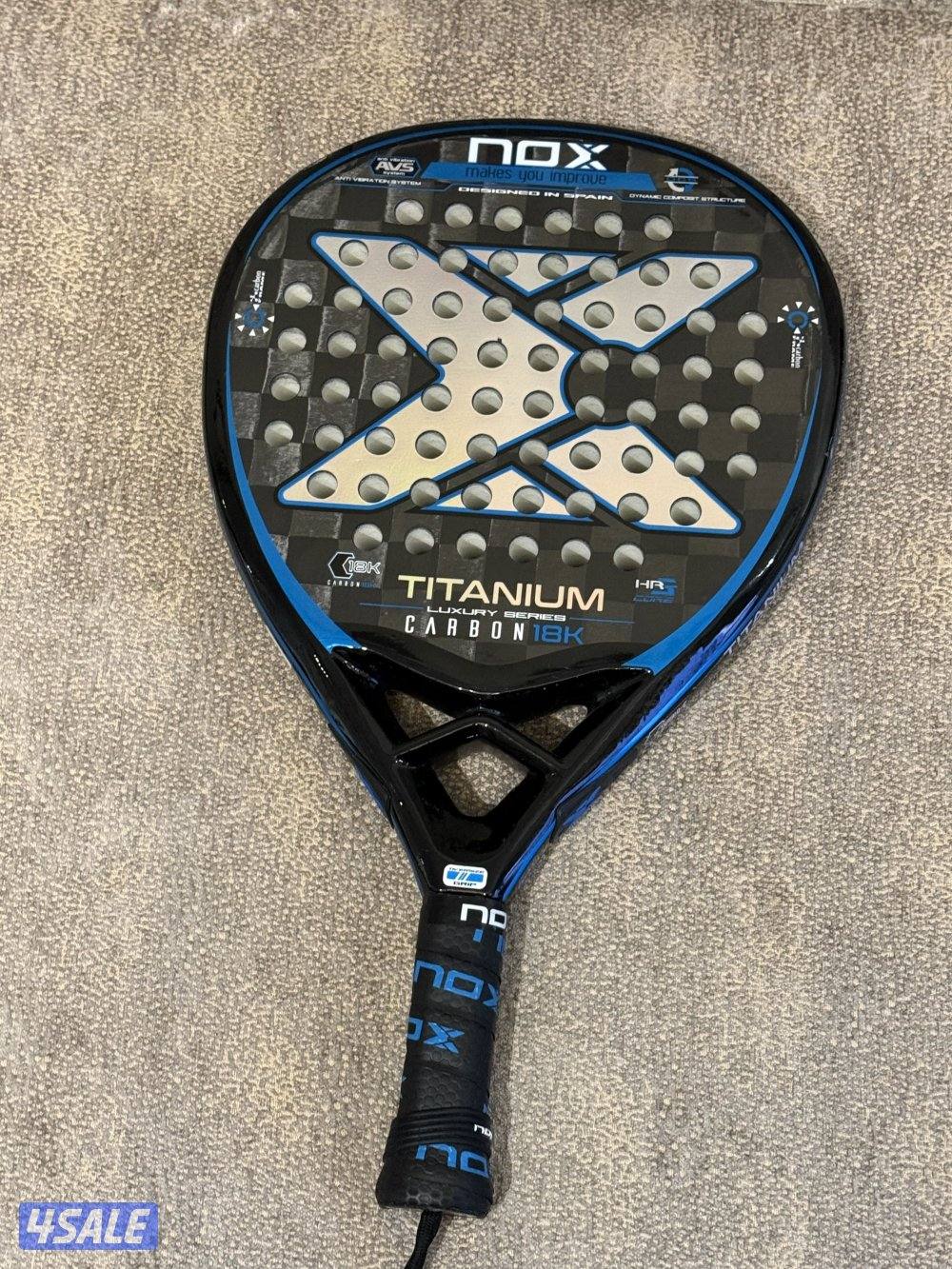 مضرب بادل أستعملته استعمال بسيط فيه شوية خدوشات خفيفه5