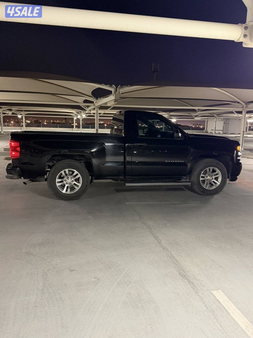 للبيع وانيت سلفرادو موديل20171