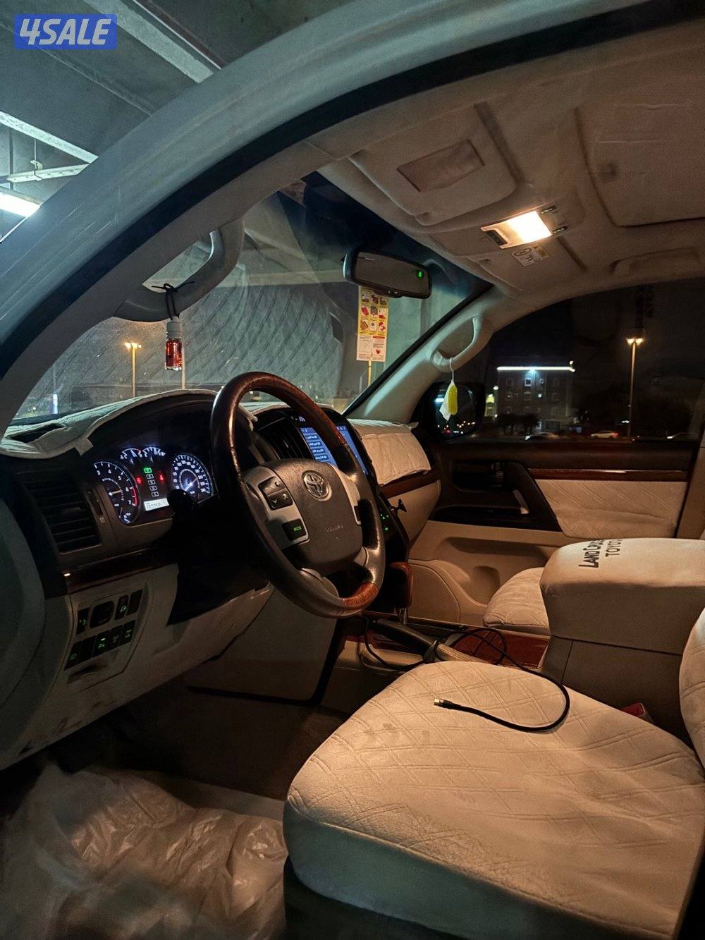 لاند كروزر الساير2