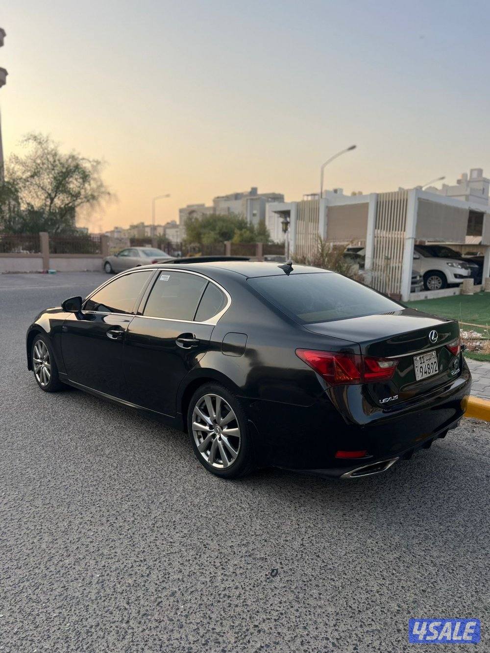 لكزس GS250 العداد قليييل 140 الف0