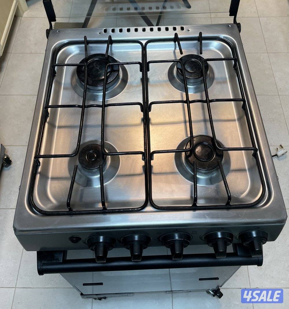 للبيع فرن إيجنس إيطالي 4 عيون بحالة ممتازة 50*504