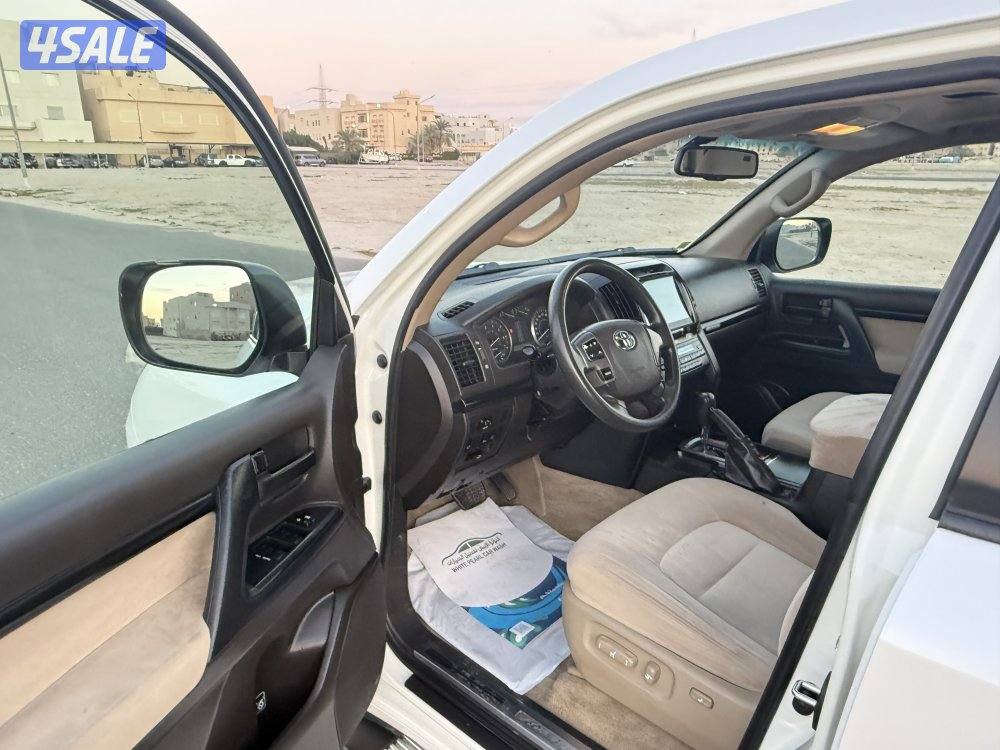 لاندكروزر الساير6