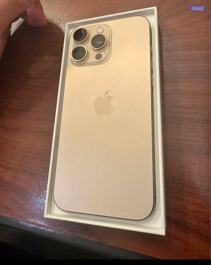 ايفون 16برو ماكس 256 بطاريه 100 شبه الجديد مشحون 150 مره كرتون والشاحن3