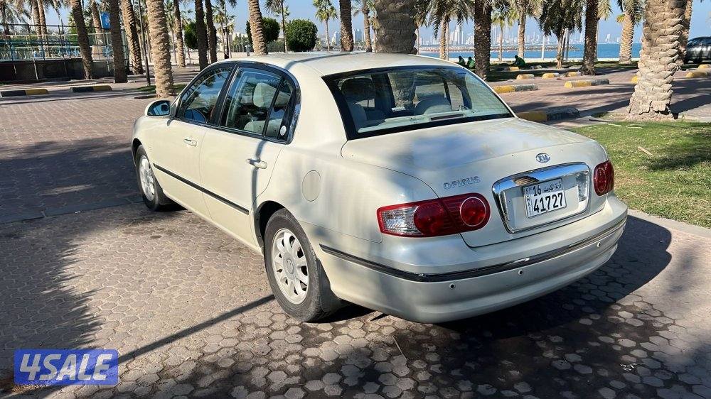 للبيع كيا اوبيروس موديل 2005 ماشي 72 صبغ وكالة1