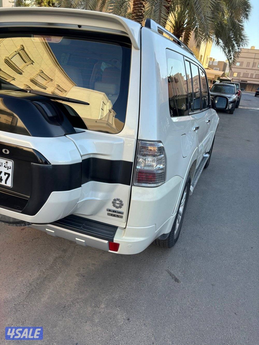 للبيع باجيرو مكينه الكبيره 3800 موديل 2020 ماشي 122 الف0