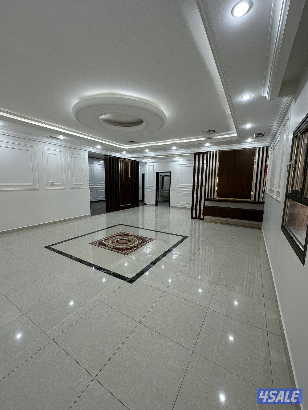 للايجار دور ارضي بالفحيحيل ق10