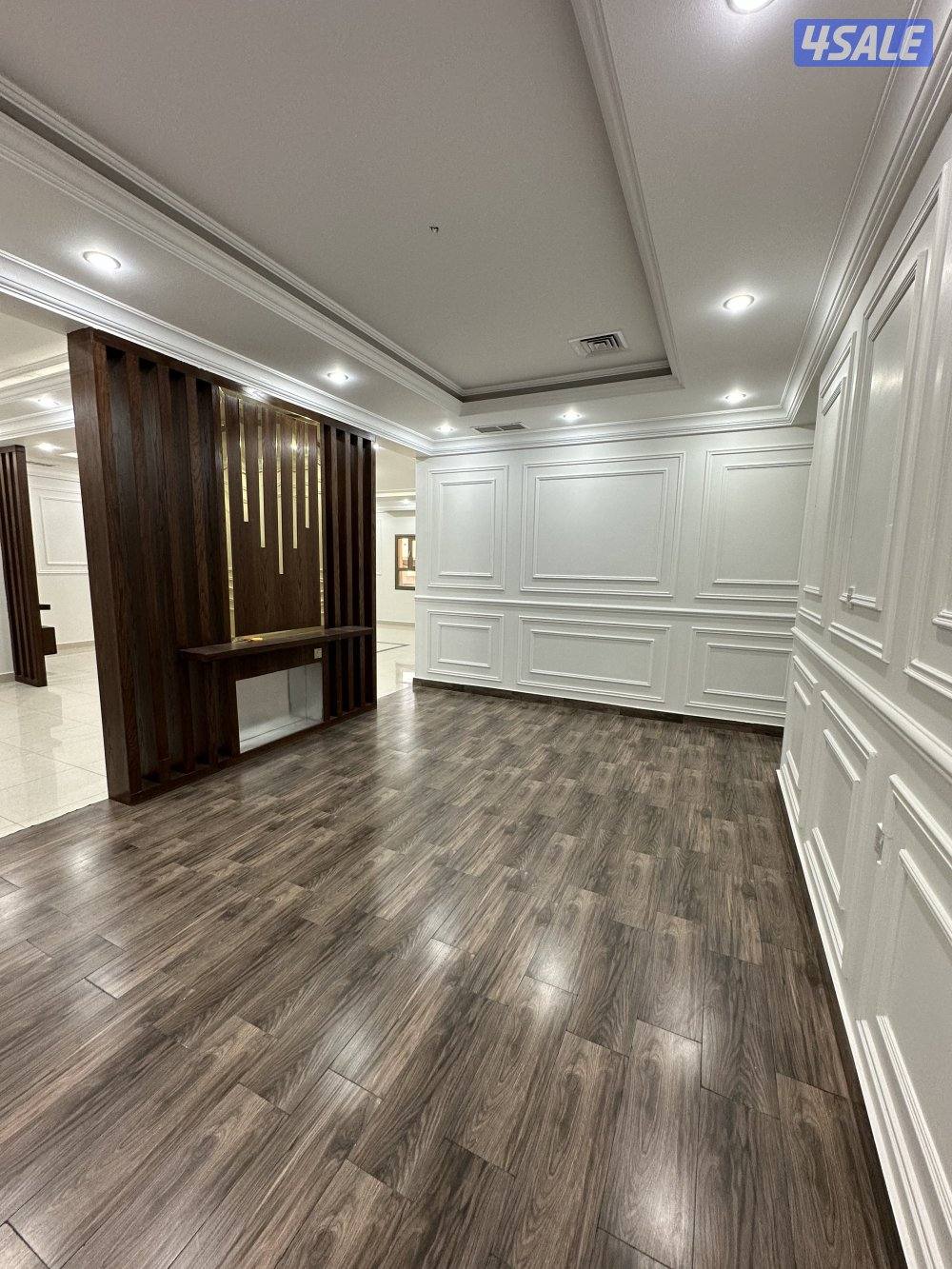 للايجار دور ارضي بالفحيحيل ق13