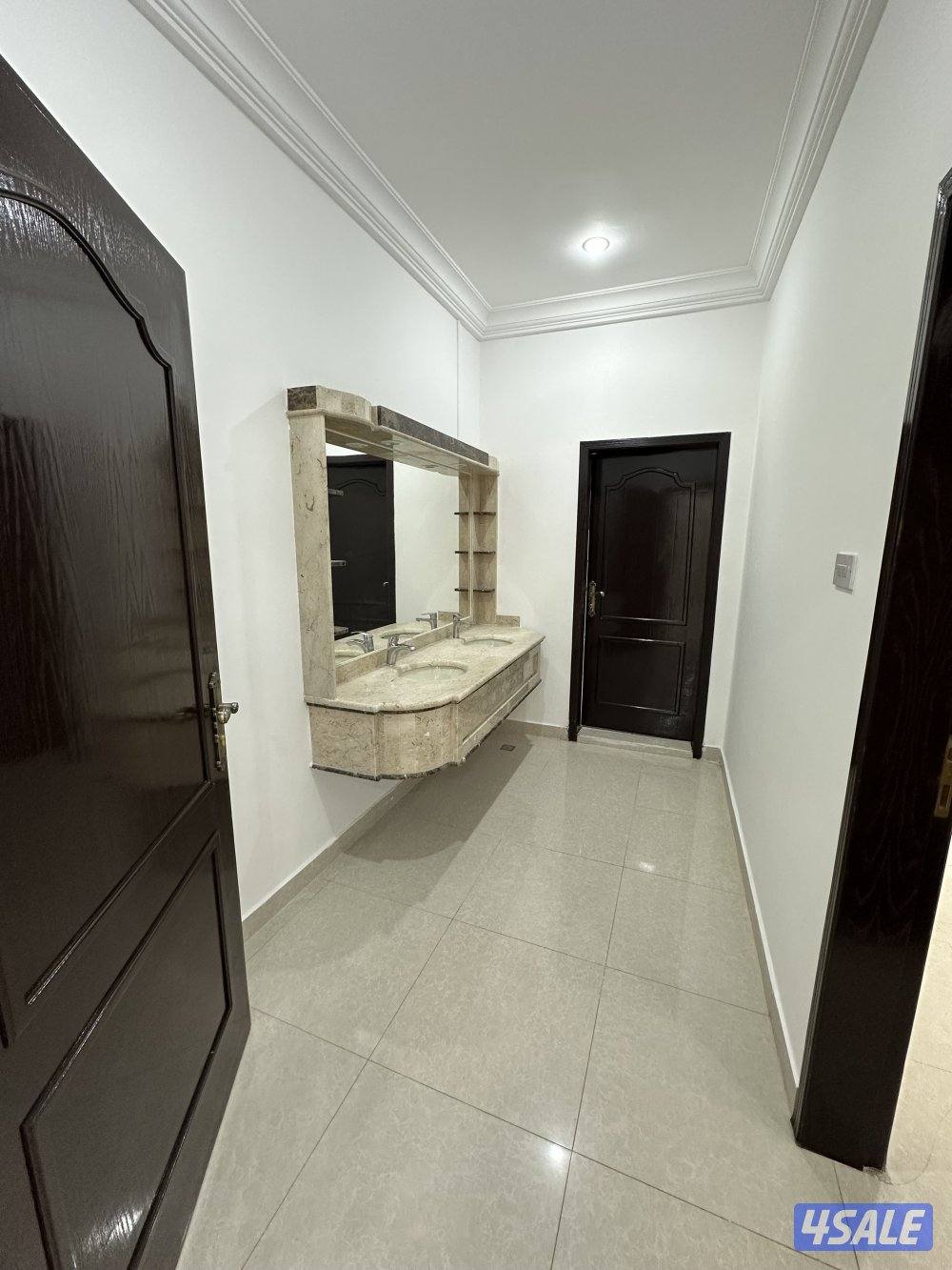 للايجار دور ارضي بالفحيحيل ق14